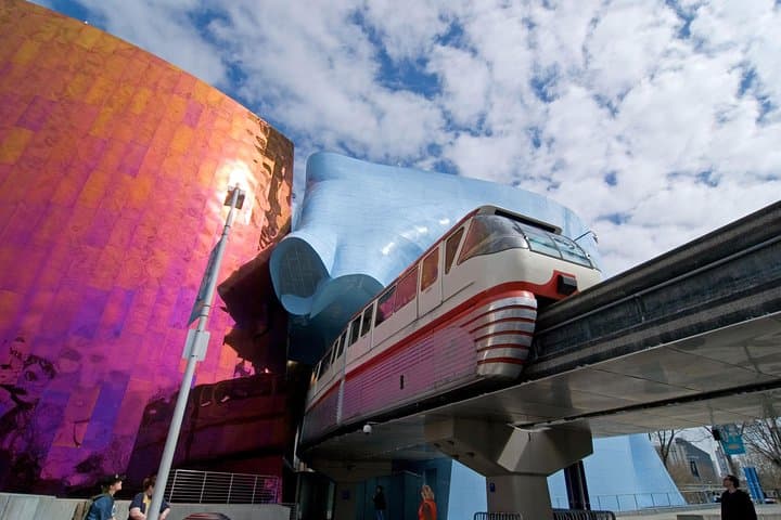 Seattle Hourly Car & Limo Rental for Sightseeing and Airport Transfers