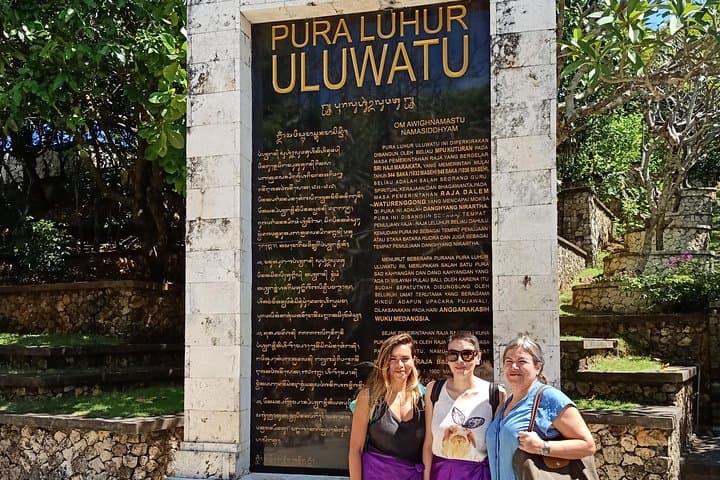 Private South Bali Tour: Uluwatu Temple, Beaches & Sunset Kecak Dance photo 1