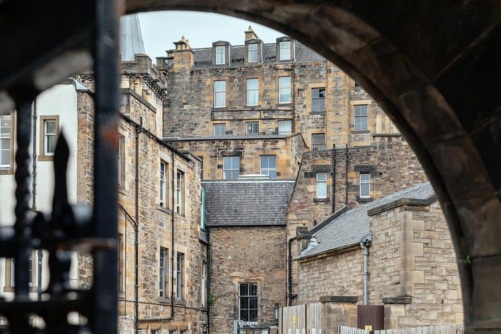Edinburgh Highlights & Hidden Gems: Private Local Walking Tour photo 2