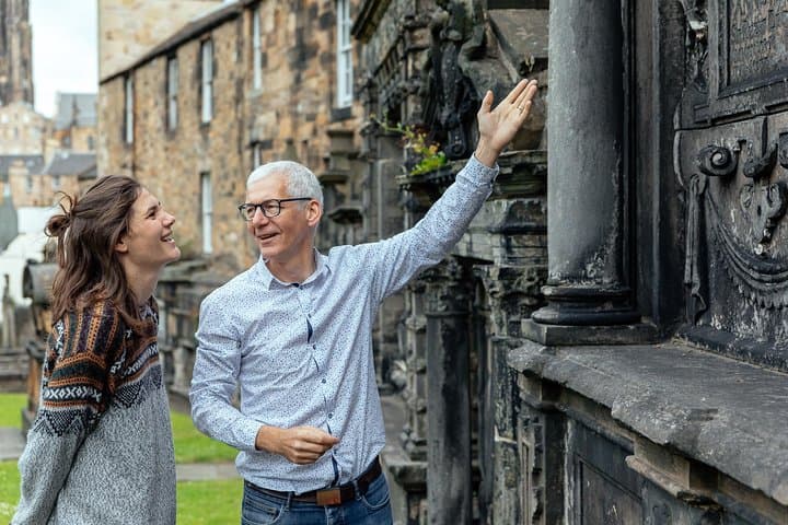 Edinburgh Highlights & Hidden Gems: Private Local Walking Tour