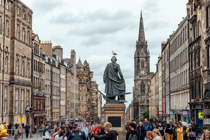 Edinburgh Highlights & Hidden Gems: Private Local Walking Tour photo 5