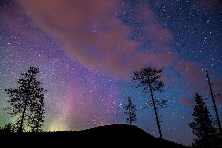 Aurora Picnic in Rovaniemi: Autumn Northern Lights by Open Fire photo 4