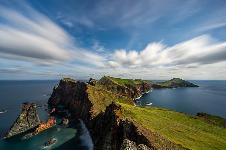 Discover East Madeira: Pico do Areeiro, Santana & Ponta de São Lourenço Day Tour