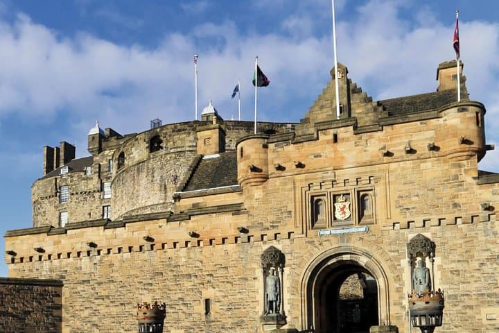 Explore Edinburgh with the Royal Edinburgh Ticket: 48-Hour Hop-On Hop-Off and Castle Entry photo 4