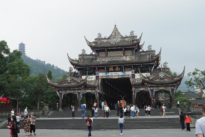 Dujiangyan Irrigation & Mount Qingcheng Day Tour — Ancient Engineering and Taoist Trails