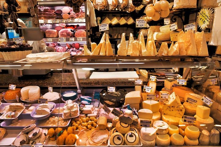 Mantua Small-Group Street Food Tour with Le Cesarine photo 3