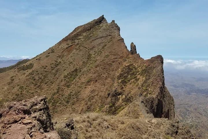 Hiking Pico de Antónia: Summit Trek to Santiago's Highest Point photo 3