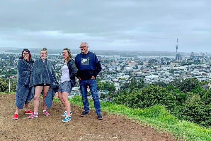 Auckland City Volcano & Scenic Highlights Tour — Mount Eden, Domain & Parnell photo 3