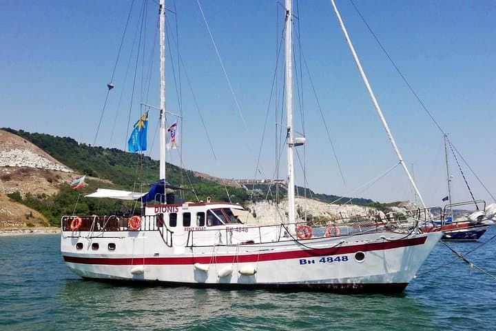 Black Sea Yacht Picnic from Balchik: Swim, Sun & Botanical-Garden Views
