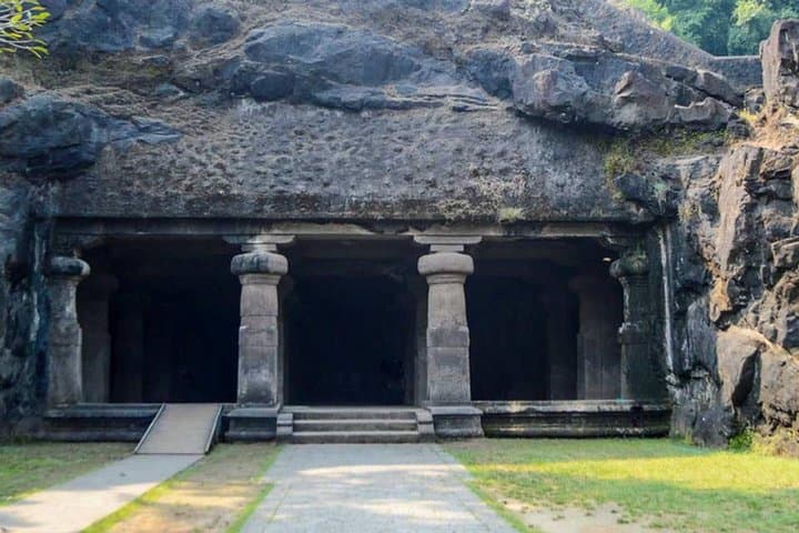 Customizable Mumbai Private Tour: Elephanta or Kanheri Caves & City Highlights photo 5