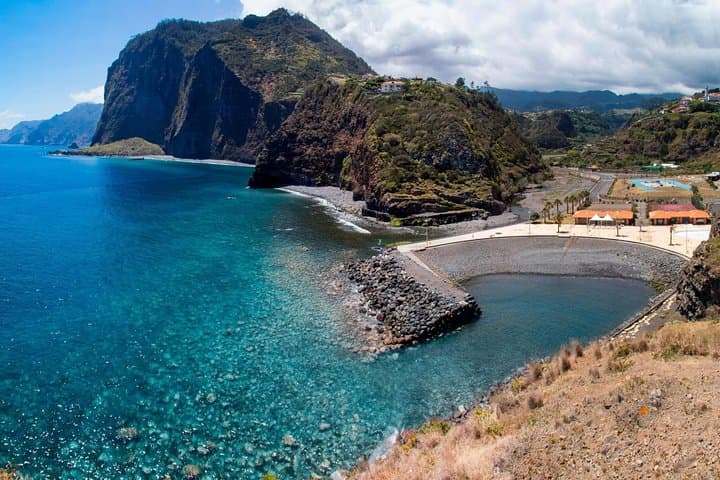 Discover East Madeira: Pico do Areeiro, Santana & Ponta de São Lourenço Day Tour photo 4