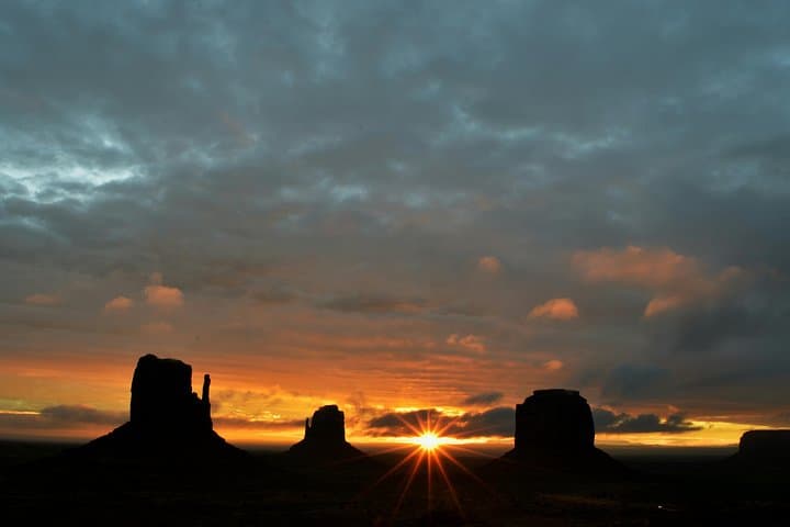3-Hour Sunrise & Sunset 4x4 Tour in Monument Valley: John Ford's Point to Ear of the Wind photo 5