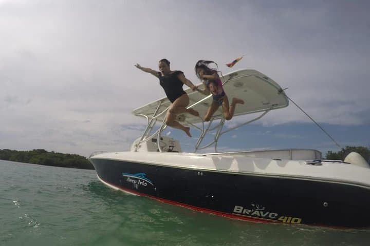 All-Day Private Boat Rental to the Rosario Islands from Cartagena photo 3