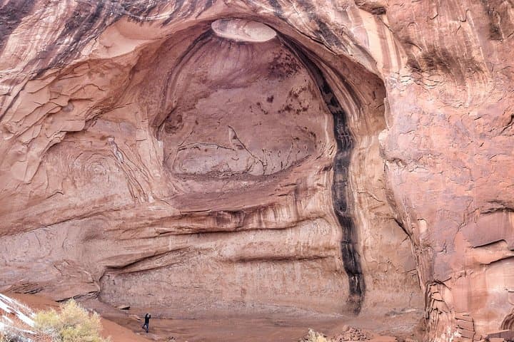 2.5-Hour Monument Valley Backcountry 4x4 Tour — Scenic & Cultural Drive photo 3