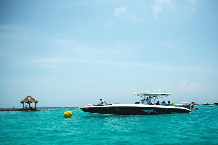 All-Day Private Boat Rental to the Rosario Islands from Cartagena photo 1