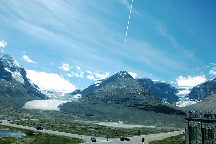 Circle West: 4-Day Canadian Rockies Bus Tour from Vancouver photo 5