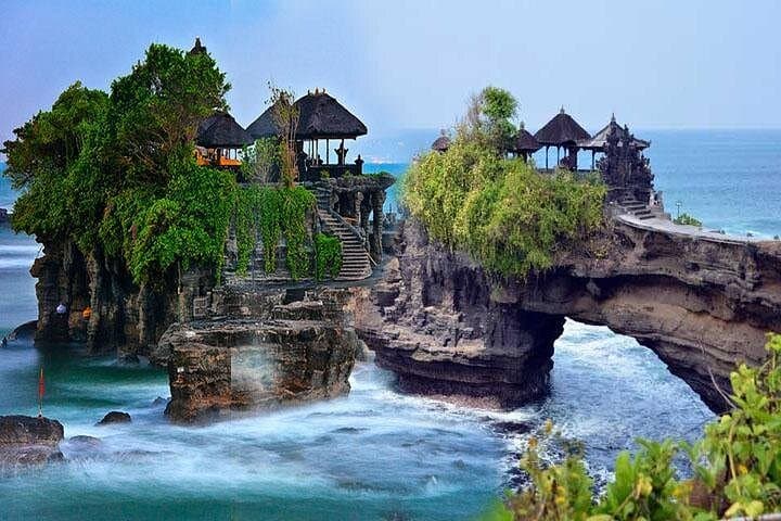 Bali Iconic Circuit: Handara Gate, Ulun Danu Beratan, Leke Leke & Tanah Lot photo 2