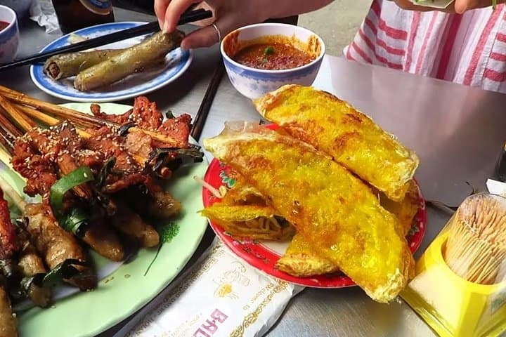 Hoi An Evening Street Food Walking Tour — Private Culinary Walk Through Old Town photo 5