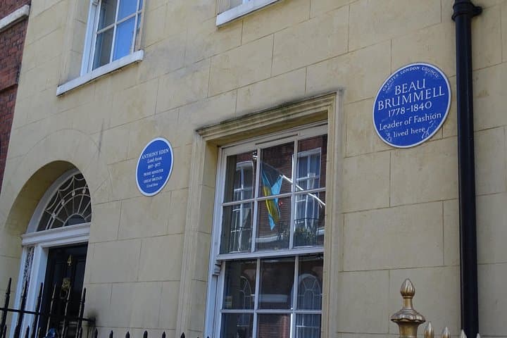 Strolling Mayfair: Private Aristocratic Walking Tour in London photo 5