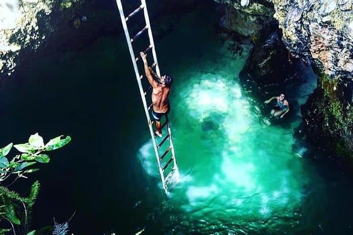 Blue Hole Mineral Spring and Rick's Cafe Tour — Negril Day Trip photo 5