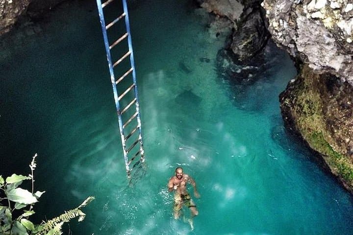 Blue Hole Mineral Spring and Rick's Cafe Tour — Negril Day Trip photo 6