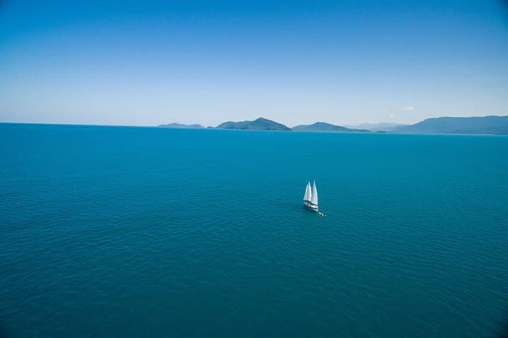 Small-Group Great Barrier Reef Sailing to Green Island from Cairns photo 2