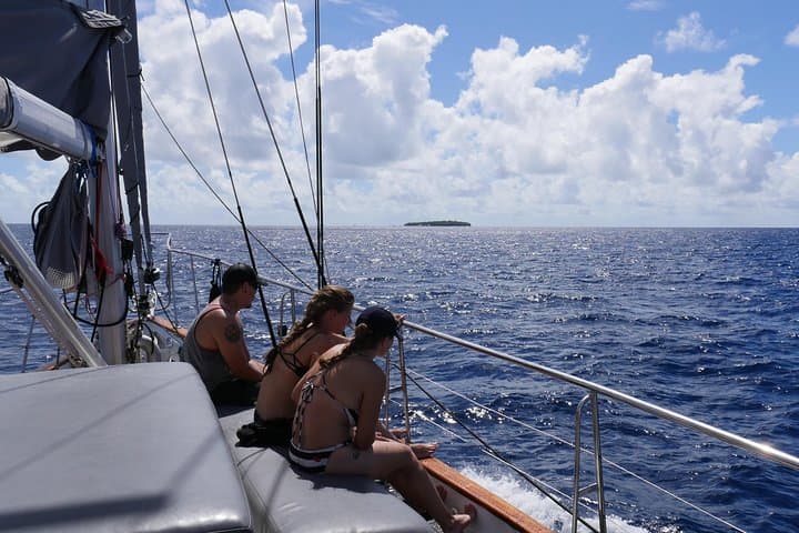 Small-Group Great Barrier Reef Sailing to Green Island from Cairns photo 5