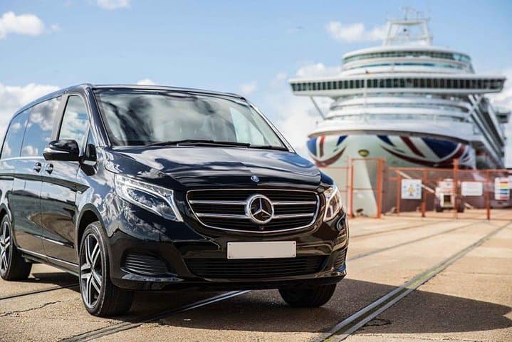 Luxury Airport Transfers in Auckland — Private Chauffeur, Meet and Greet