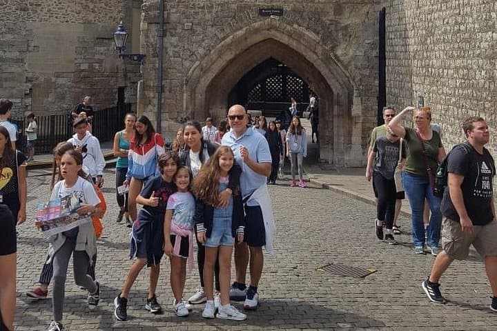 Family-Friendly Tower of London and Tower Bridge Guided Tour photo 4