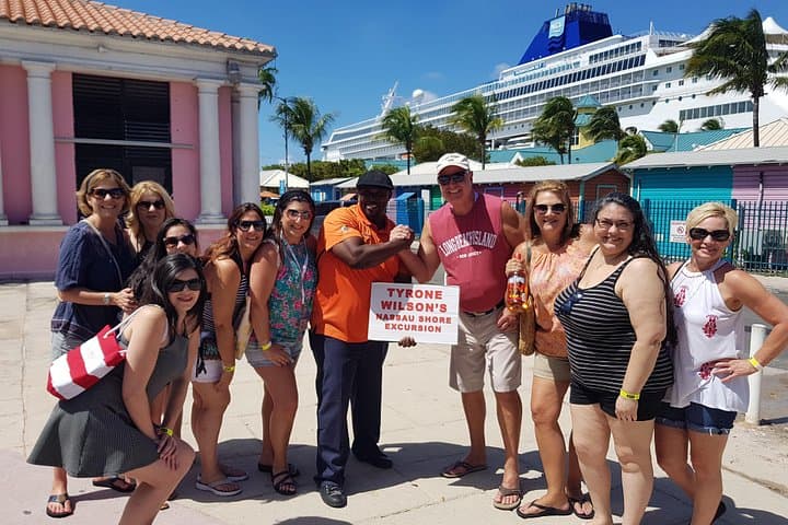 Nassau Island Highlights: 2.5-Hour Historic Sightseeing Tour & Local Flavors photo 1