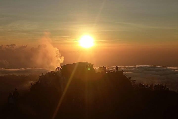 Mount Batur Sunrise Trekking: Summit Sunrise, Volcanic Eggs, and Crater Rim Views