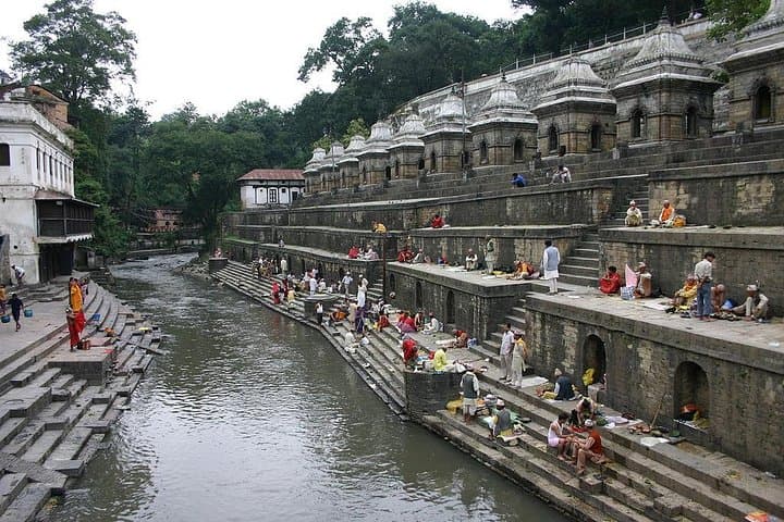 Pashupatinath Cremation Rituals: Observing Hindu Funeral Ceremonies on the Bagmati River photo 3