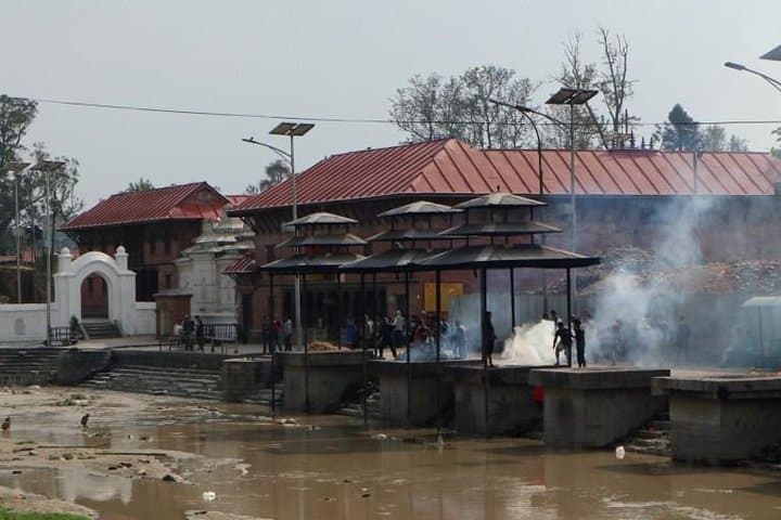 Pashupatinath Cremation Rituals: Observing Hindu Funeral Ceremonies on the Bagmati River photo 6