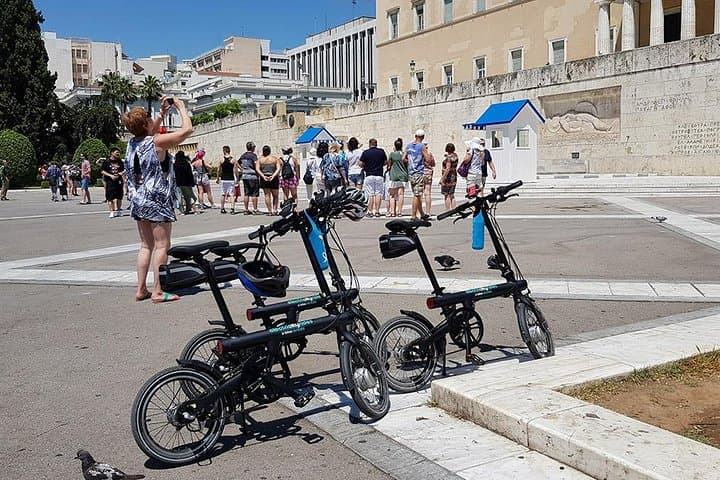 Athens E‑Bike Tour: 3-Hour City Ride Past the Acropolis and Plaka photo 5