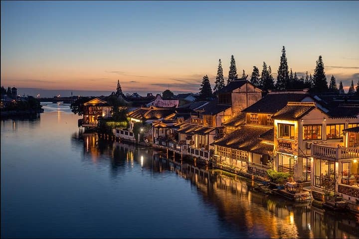8-Day Private Gold Triangle Tour: Shanghai to Xi'an to Beijing Cultural Highlights