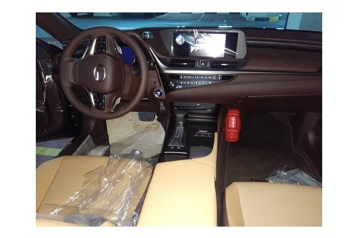 Dubai Airport Arrival Transfer — Private Lexus ES350 & Infiniti Q70 Chauffeur photo 2