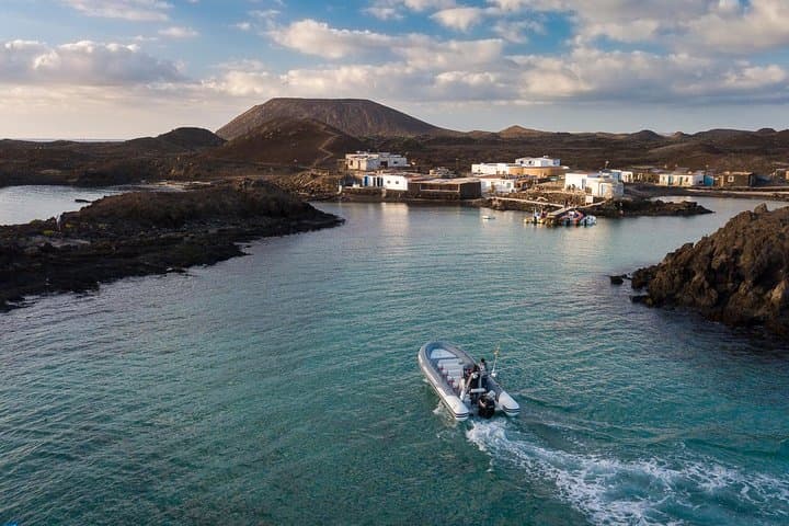 Isla de Lobos Water Taxi: Short Trips from Corralejo to a Protected Islet photo 2