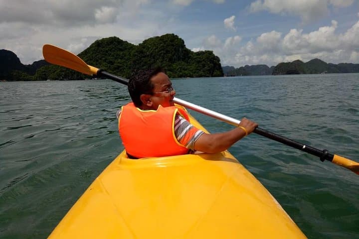 Ha Long Bay Six-Hour Kayak & Beach Trip from Tuan Chau photo 4