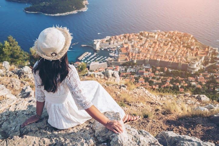 Dubrovnik & Ston Private Day Tour from Split — Walls, Cable Car & Seafood photo 4