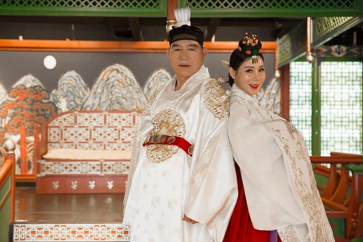 Seoul Hanbok Wedding Experience: Palace-Style Photo Shoot & Traditional Ceremony photo 3