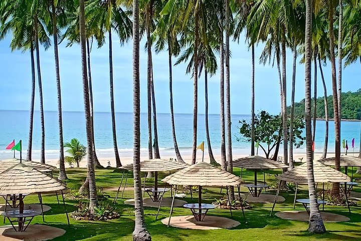 Beach Hopping in Puerto Princesa: Nagtabon & Pakpak-Lauin Day Tour photo 2