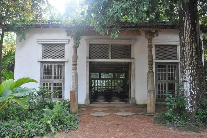 Lunuganga Estate, Meetiyagoda Moonstones & Madu River Day Tour from Mirissa photo 4