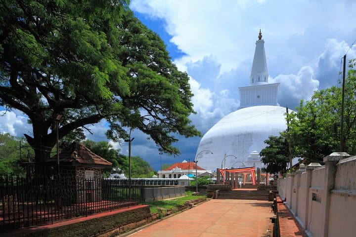 Day Trip to the Sacred City of Anuradhapura from Negombo photo 2