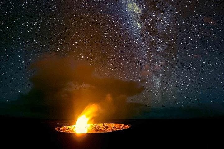 Hawaii Volcanoes National Park Day Trip from Kauai — Kona & Kīlauea Experience