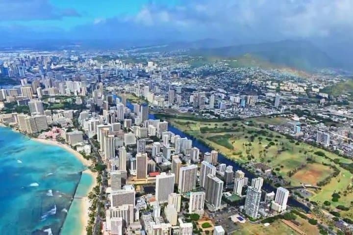 Pearl Harbor & Historic Honolulu Day Tour from Maui: USS Arizona Memorial and City Highlights