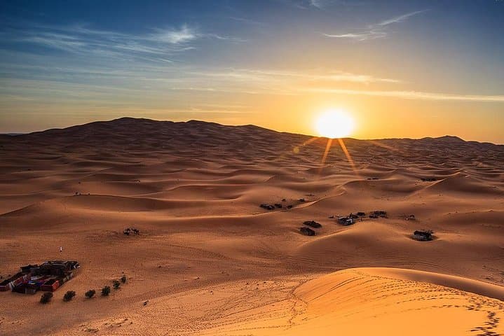 sunrise-dune-bashing-at-lahbab-red-dunes-desert-safari