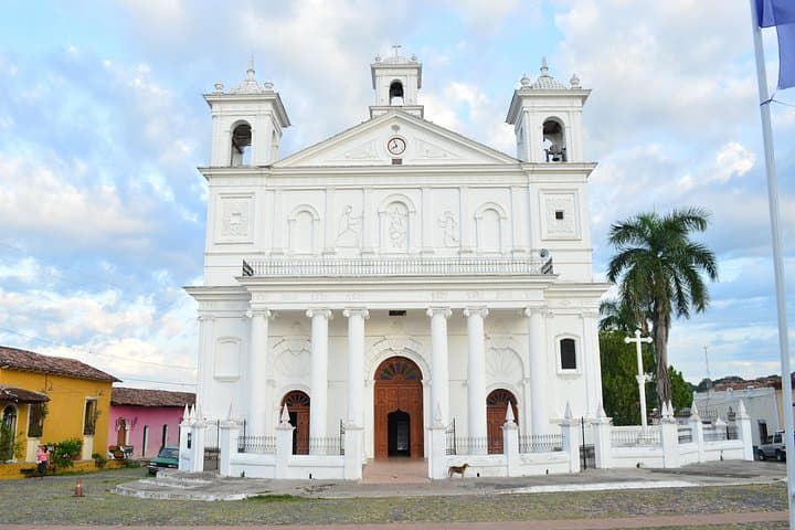 Suchitoto & Ilopango Lake Day Tour from San Salvador — Colonial Streets, Boat Ride & Waterfall