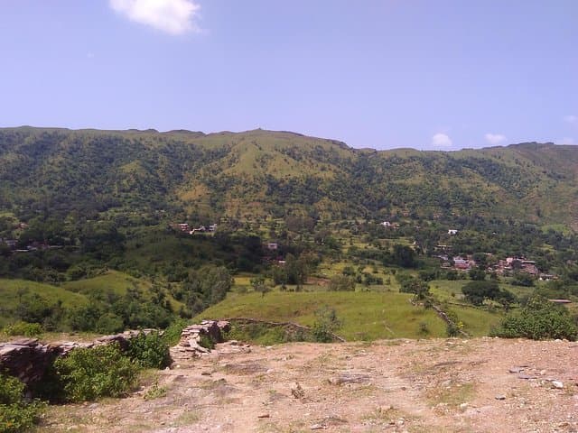 Arawali Hills Hiking Near Udaipur: Village Trails & Countryside Views