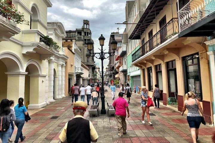 Santo Domingo Colonial Zone: Historic Walking Tour & Altos de Chavón Day Trip photo 4