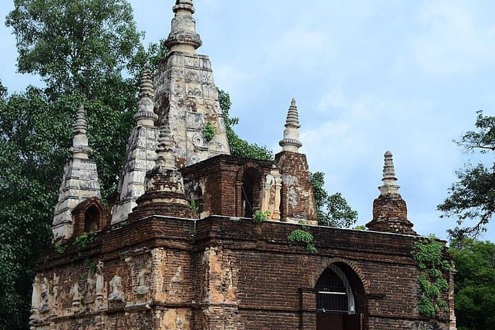 Chiang Mai Temples and Bua Tong (Sticky) Waterfall Day Trip photo 6